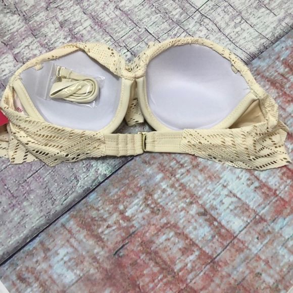 Xhilaration bikini top size medium - Picture 2 of 4